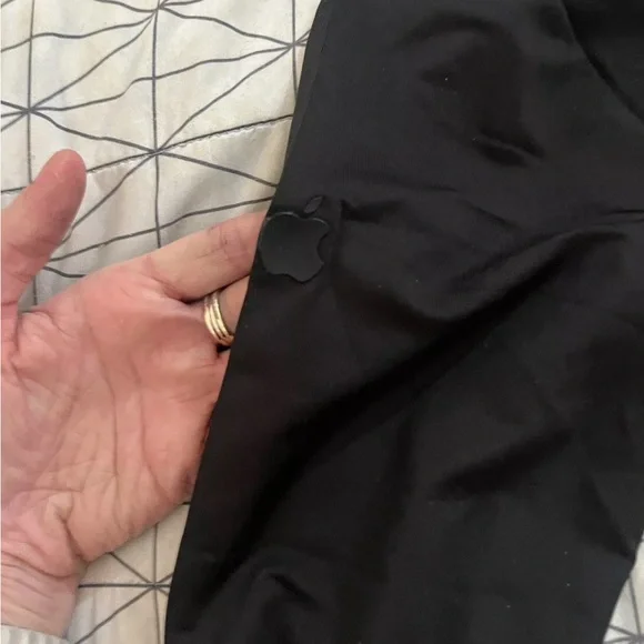 Apple one of a kind pullover - Close Your Rings Challenge award / Ladies Sz M - Picture 5 of 6